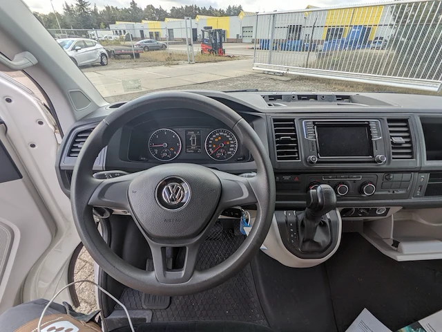 Personenbus, volkswagen, transporter - afbeelding 6 van  48