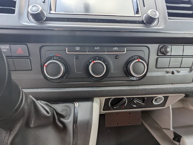 Personenbus, volkswagen, transporter - afbeelding 13 van  48