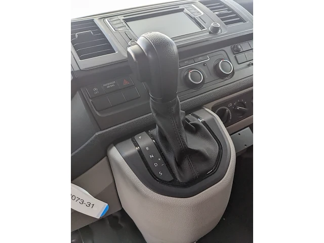 Personenbus, volkswagen, transporter - afbeelding 15 van  48