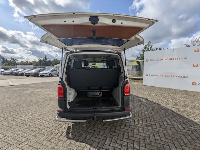 Personenbus, volkswagen, transporter - afbeelding 17 van  48