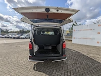 Personenbus, volkswagen, transporter - afbeelding 17 van  48