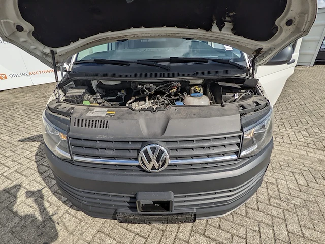 Personenbus, volkswagen, transporter - afbeelding 25 van  48