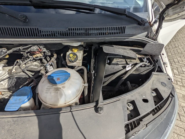 Personenbus, volkswagen, transporter - afbeelding 26 van  48