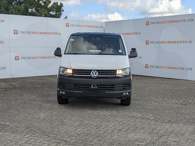Personenbus, volkswagen, transporter - afbeelding 23 van  48