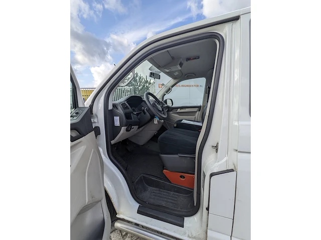 Personenbus, volkswagen, transporter - afbeelding 2 van  45