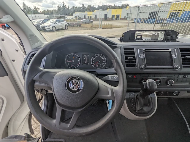 Personenbus, volkswagen, transporter - afbeelding 5 van  45