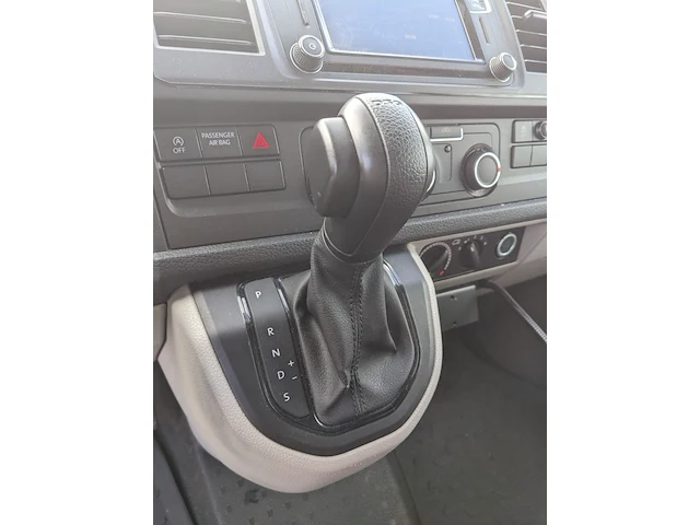 Personenbus, volkswagen, transporter - afbeelding 10 van  45