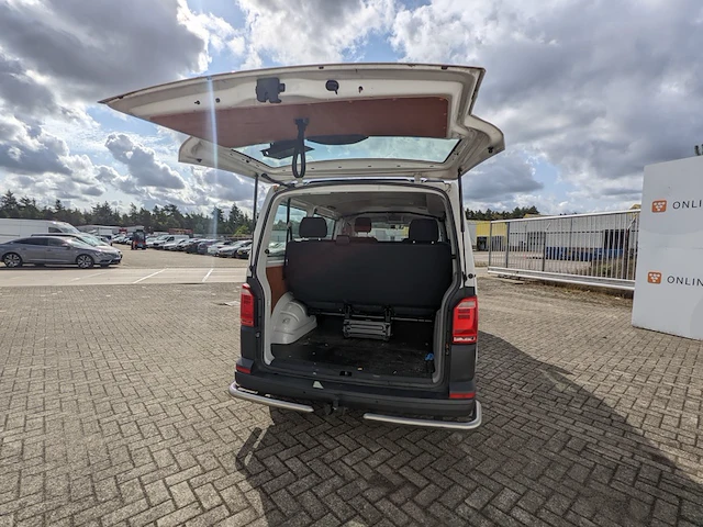 Personenbus, volkswagen, transporter - afbeelding 16 van  45