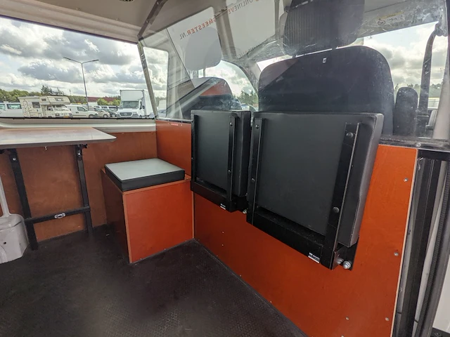 Personenbus, volkswagen, transporter - afbeelding 24 van  45