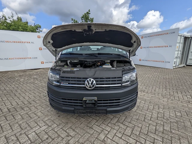 Personenbus, volkswagen, transporter - afbeelding 26 van  45