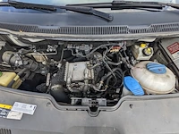 Personenbus, volkswagen, transporter - afbeelding 28 van  45