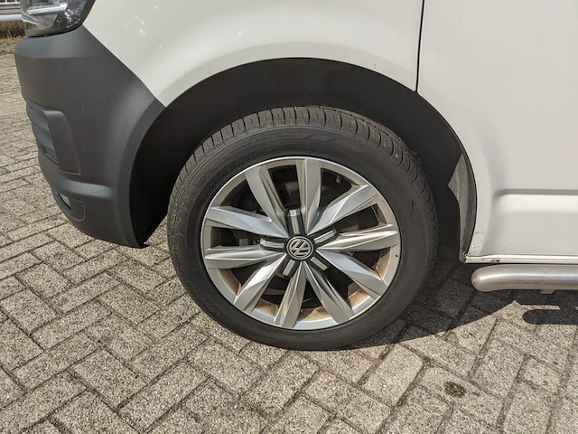 Personenbus, volkswagen, transporter - afbeelding 31 van  45