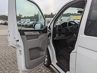 Personenbus, volkswagen, transporter - afbeelding 2 van  46