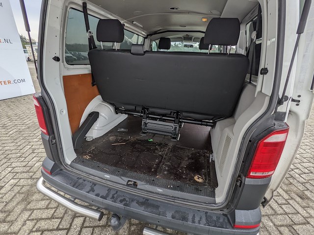 Personenbus, volkswagen, transporter - afbeelding 20 van  46