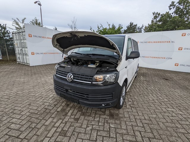 Personenbus, volkswagen, transporter - afbeelding 25 van  46