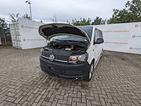 Personenbus, volkswagen, transporter - afbeelding 25 van  46
