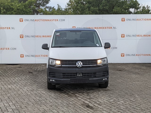 Personenbus, volkswagen, transporter - afbeelding 23 van  46