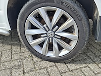 Personenbus, volkswagen, transporter - afbeelding 6 van  50