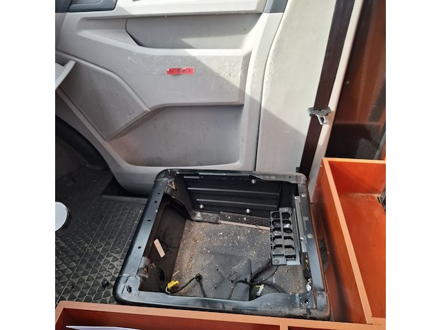 Personenbus, volkswagen, transporter - afbeelding 22 van  50