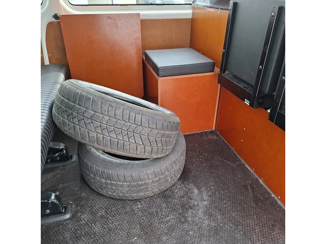 Personenbus, volkswagen, transporter - afbeelding 29 van  50