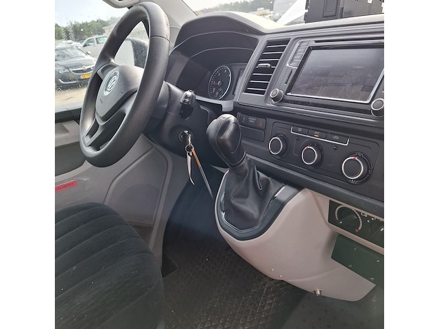 Personenbus, volkswagen, transporter - afbeelding 32 van  50