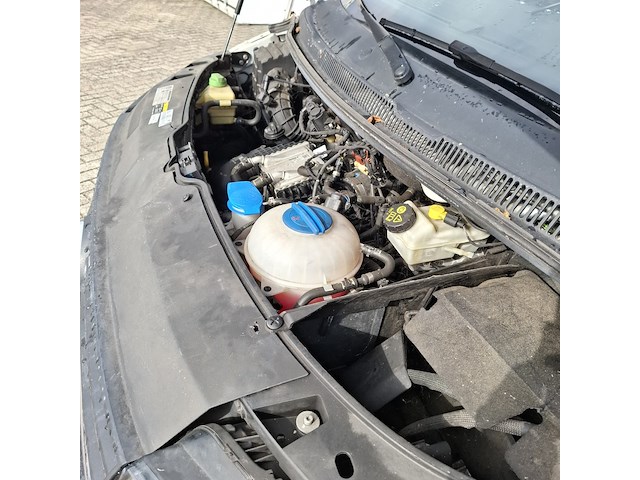 Personenbus, volkswagen, transporter - afbeelding 38 van  50