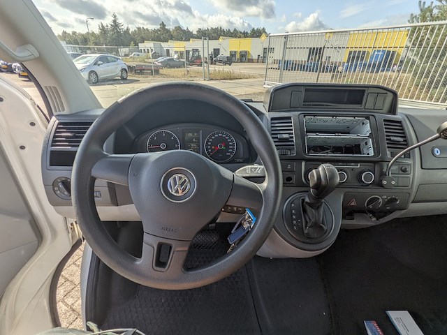 Personenbus, volkswagen, transporter - afbeelding 5 van  55