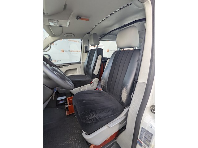 Personenbus, volkswagen, transporter - afbeelding 18 van  55