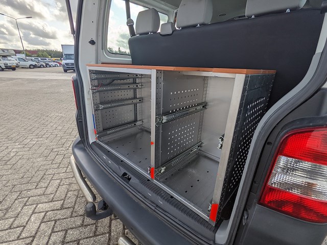 Personenbus, volkswagen, transporter - afbeelding 22 van  55