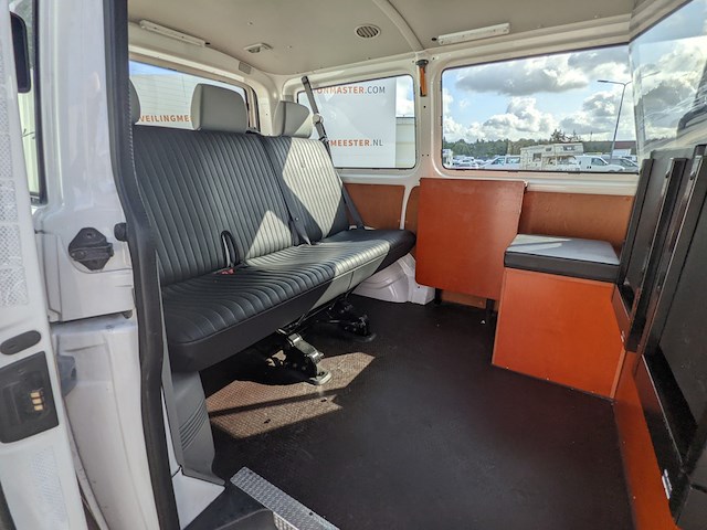 Personenbus, volkswagen, transporter - afbeelding 26 van  55