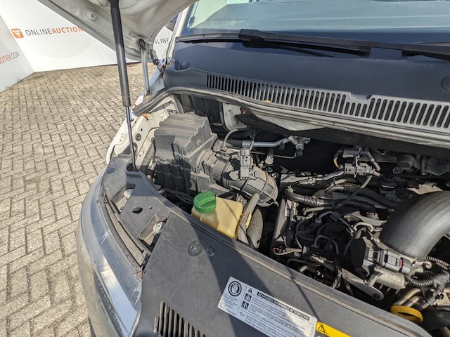 Personenbus, volkswagen, transporter - afbeelding 35 van  55