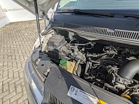 Personenbus, volkswagen, transporter - afbeelding 35 van  55