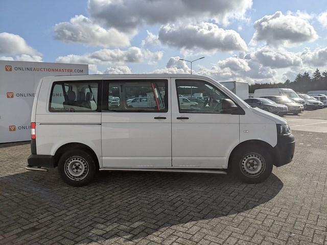 Personenbus, volkswagen, transporter - afbeelding 45 van  55