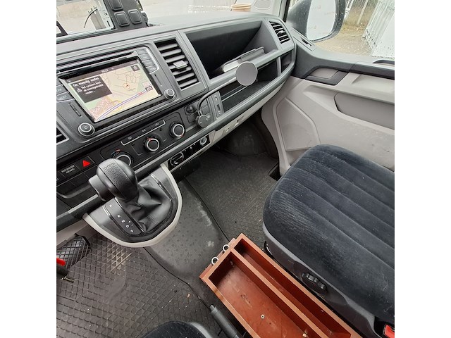 Personenbus, volkswagen, transporter - afbeelding 10 van  49