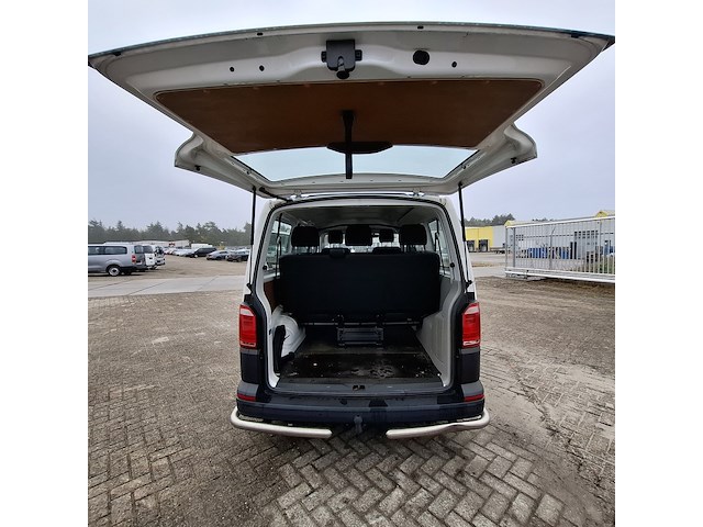Personenbus, volkswagen, transporter - afbeelding 14 van  49