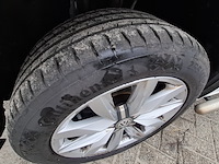 Personenbus, volkswagen, transporter - afbeelding 25 van  49