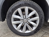 Personenbus, volkswagen, transporter - afbeelding 26 van  49