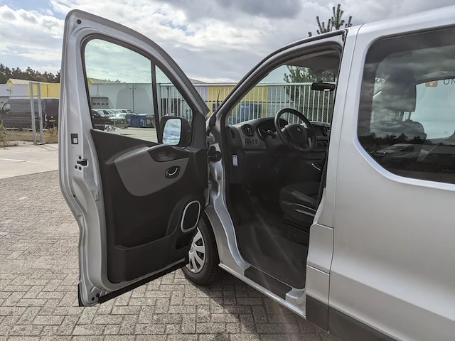 Personenwagen, renault, trafic, 2016 - afbeelding 2 van  57