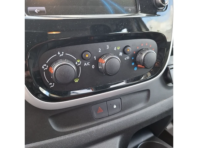 Personenwagen, renault, trafic, 2017 - afbeelding 16 van  48