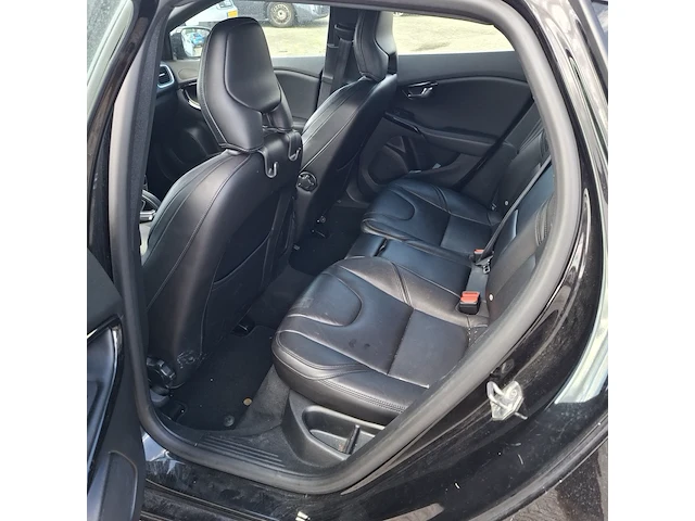 Personenwagen volvo, v40 2.0 d3, zwart, bouwjaar 2019 - afbeelding 22 van  48