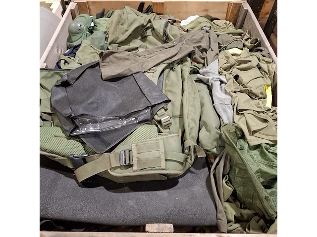 Persoonlijke uitrusting en kleding defensie - afbeelding 28 van  31