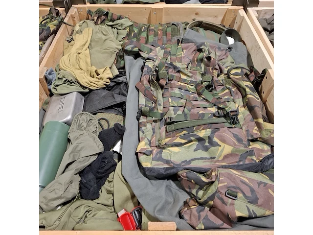 Persoonlijke uitrusting en kleding defensie - afbeelding 3 van  36