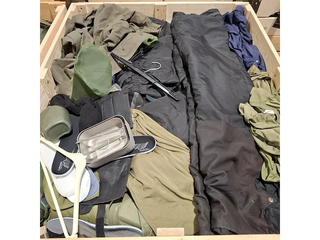 Persoonlijke uitrusting en kleding defensie - afbeelding 4 van  36
