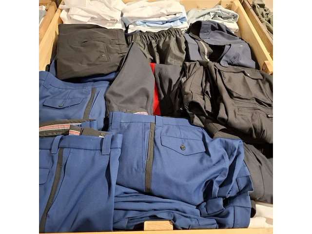 Persoonlijke uitrusting en kleding defensie - afbeelding 27 van  27