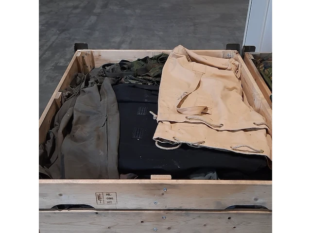 Persoonlijke uitrusting en kleding defensie - afbeelding 2 van  39