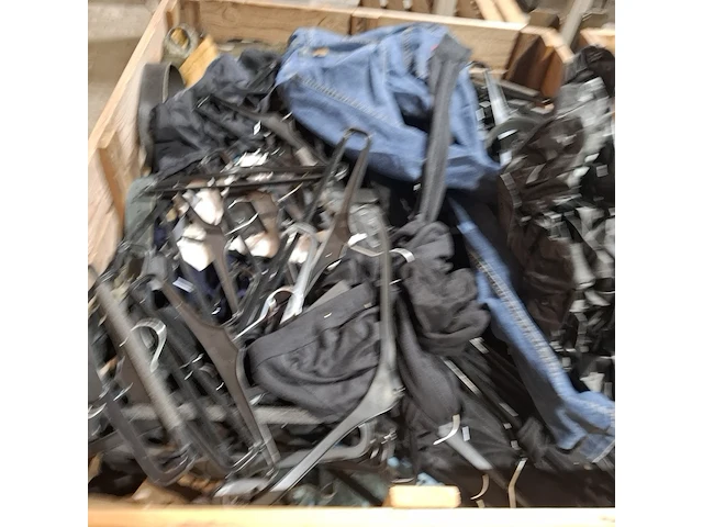 Persoonlijke uitrusting en kleding defensie - afbeelding 7 van  23