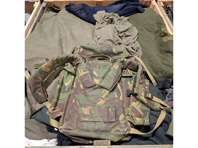 Persoonlijke uitrusting en kleding defensie - afbeelding 32 van  33