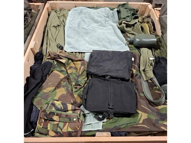 Persoonlijke uitrusting en kleding defensie - afbeelding 9 van  25