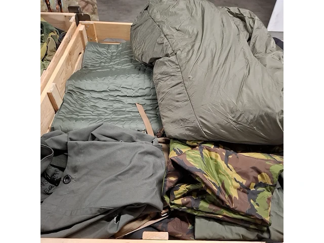 Persoonlijke uitrusting en kleding defensie - afbeelding 10 van  25