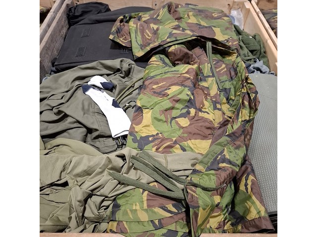 Persoonlijke uitrusting en kleding defensie - afbeelding 2 van  31
